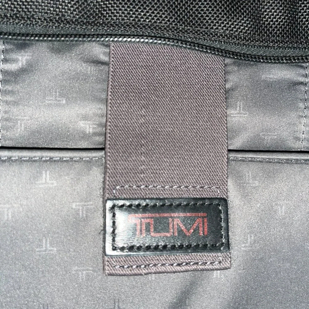 TUMI 26516D4 Compact Large Screen Nylon & Leather Computer Brief Case Black EUC